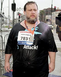 400 Pound Man Breaks World Record for Finishing Marathon